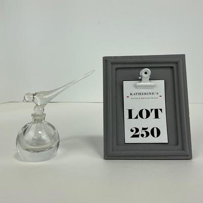 -250- COLLECTIBLE | Clear Glass Perfume Bottle Bird Figure