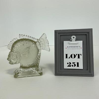 -251- COLLECTIBLE | Clear Glass Deep Sea Fish Bookend