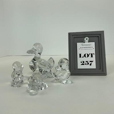 -257- FOSTORIA | Clear Glass momma Duck & Duckling Figures