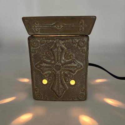 NEW SCENTSY Hope Cross Warmer & 3 Waxes