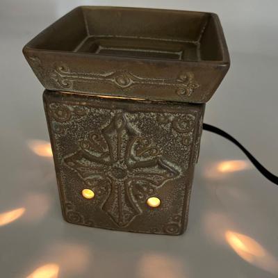 NEW SCENTSY Hope Cross Warmer & 3 Waxes