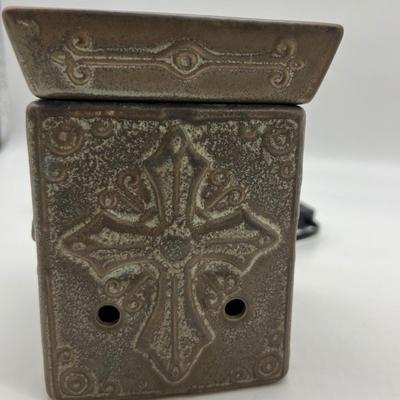 NEW SCENTSY Hope Cross Warmer & 3 Waxes