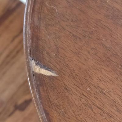 Early Century Sheraton Design Inlaid Banded Oval Accent Table
