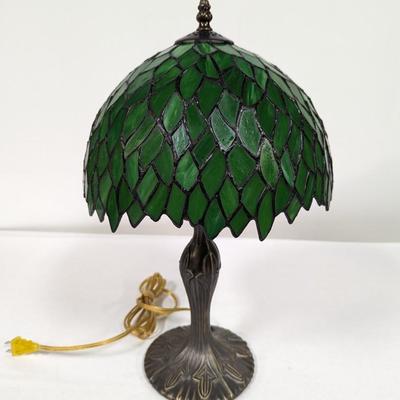 Tiffany Style Green Leaf Glass Tabletop Lamp
