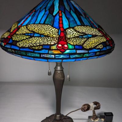 Tiffany Style Stained Glass Dragonfly Table Lamp