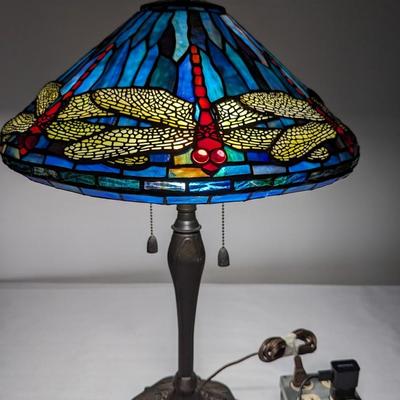 Tiffany Style Stained Glass Dragonfly Table Lamp