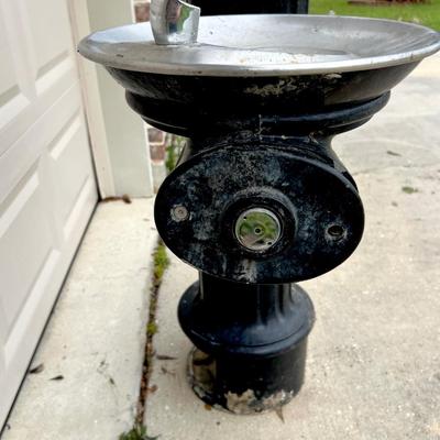 Haws Barrier-Free Steel Pedestal Fountain