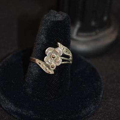 Vintage 925 Sterling Rose Ring w/ Marcasite Size 9 2.4g