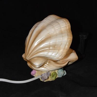 Very Cool Pearl in Shell Night Light 7