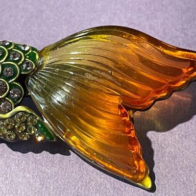 Vintage Unsigned Red Lucite and Pink Rhinestone Goldfish Koi Brooch/Pin in VG Preowned Condition.