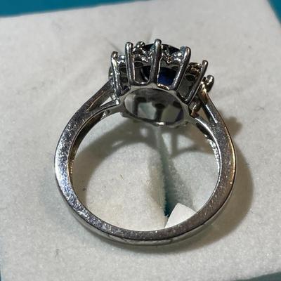 Vintage Sterling Silver Blue Stone CZ Cocktail Ring Size 6-3/4 in VG Preowned Condition as Pictured.