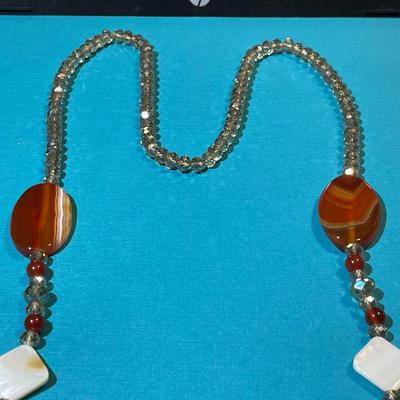 Vintage Mid-Century Gorgeous Crystal Bead Necklace in VG Preowned Condition as Pictured.