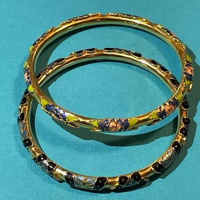 2-Vintage Brass Bangle Bracelets w/Enameled Applications in VG Preowned Condition as Pictured.