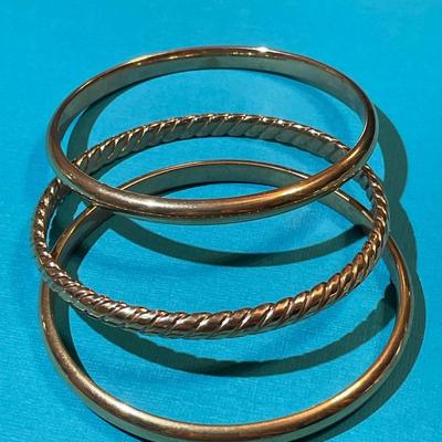 Vintage Bronze & Brass Bangle Bracelets in VG Preowned Condition as Pictured.