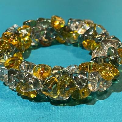 Vintage Multi-Color Stone Stretch Fashion Bracelet Made Very Well in VG Preowned Condition.