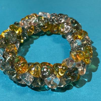 Vintage Multi-Color Stone Stretch Fashion Bracelet Made Very Well in VG Preowned Condition.