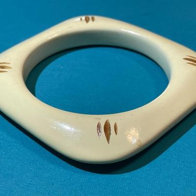 Vintage Mid-Century Modern Composite/Lucite Material Bangle Bracelet in Good Preowned Condition.