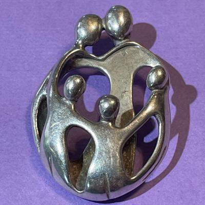 Vintage Sterling Silver Family Fashion Pendant in Good Preowned Condition.