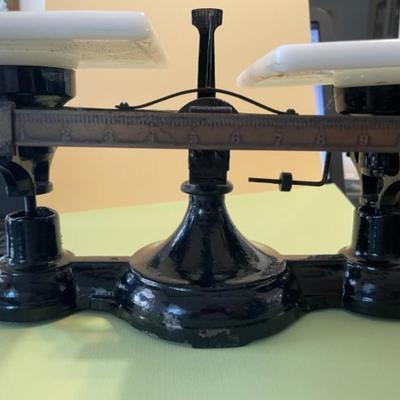 Vintage Style-2 Ohaus Mechanical Balance Beam Scale w/White Milk Glass Trays as Pictured. (10-Grams) Base Might Have Been Repainted.
