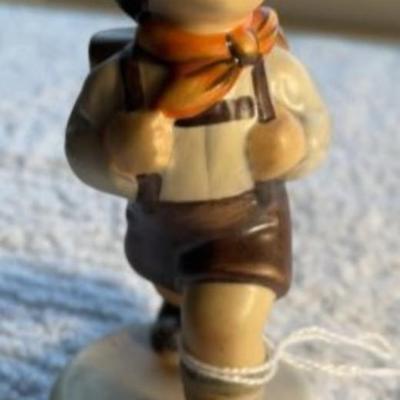 HUMMEL Figurine #82/2/0 TMK-2 SCHOOL BOY 4" Tall in Good Preowned Condition as Pictured.