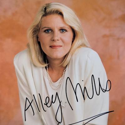 Alley Mills signed photo
