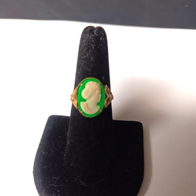 10K GOLD ANTIQUE CAMEO RING