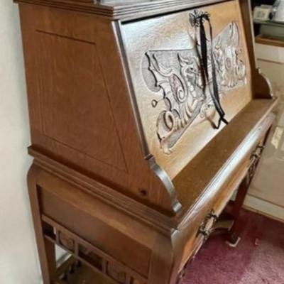 Vintage MID-CENTURY Carved OAK Secretary Desk in VG Preowned Condition. Local Pickup Only.