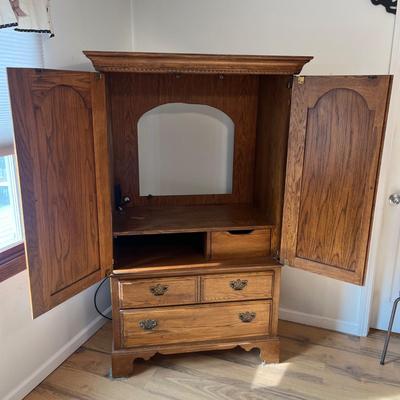 Lexington Entertainment Armoire (P-MG)