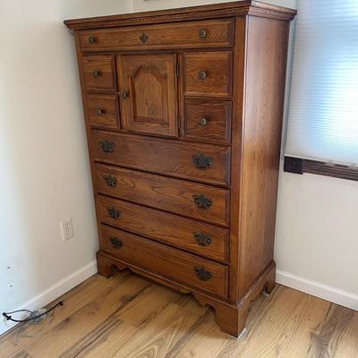 Lexington Chest of Drawers (P-MG)