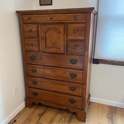 Lexington Chest of Drawers (P-MG)