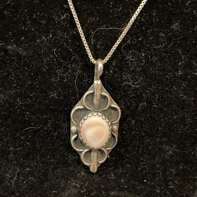 Mother of Pearl pendant on 925 chain