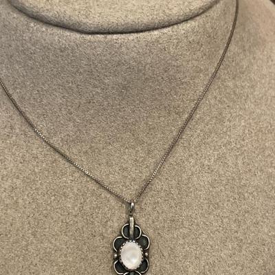 Mother of Pearl pendant on 925 chain