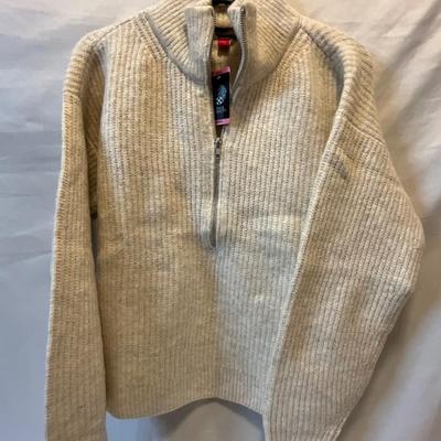 NEW Vince Camuto sweater, cream Small