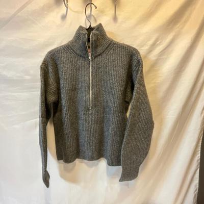NEW Vince Camuto sweater, dark gray Xsmall