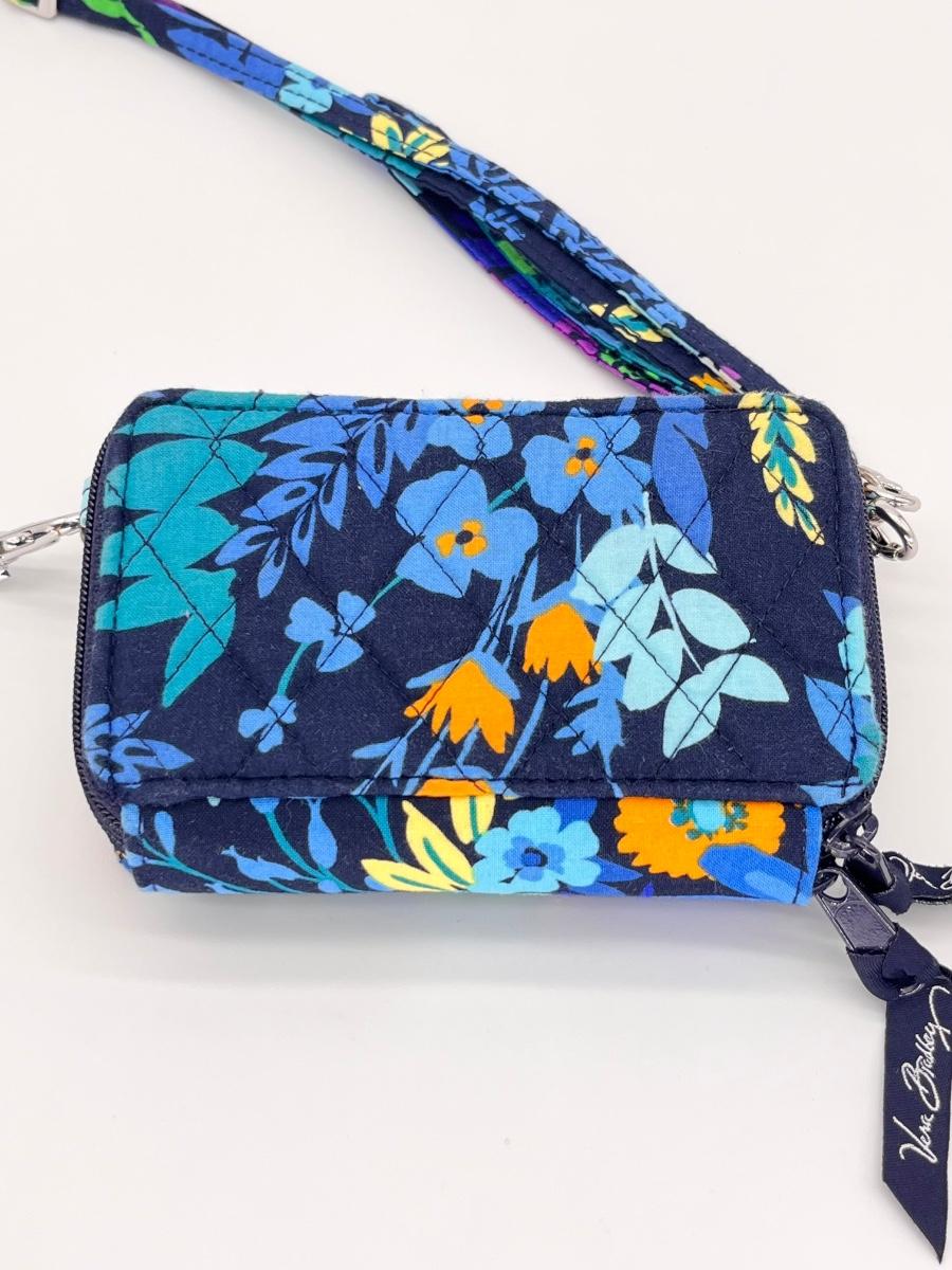 Vera bradley clutch hotsell
