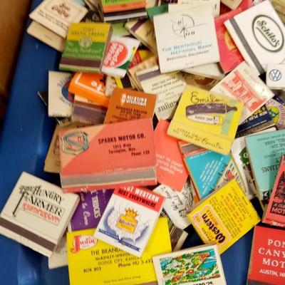 LOT 152 LOT OF OLD MATCH BOOKS