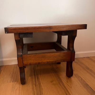 Solid Wood Accent Table (UB-DZ)