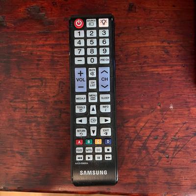 43â€ Samsung Plasma TV & Magnavox Blu-Ray Player (UB-DZ)