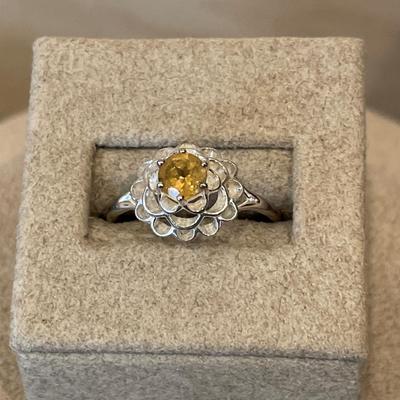 Amber color stone Nataliyan V Collister ring