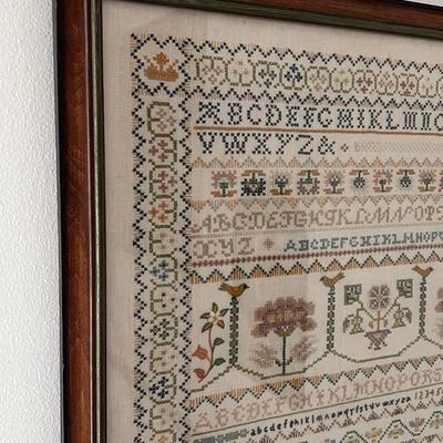 Needlework Art with Wooden Frame (UC-DZ)