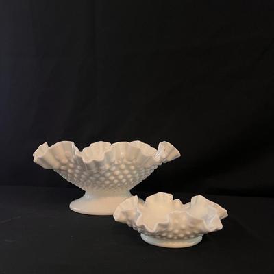 Milk Glass Collection (D-DZ)