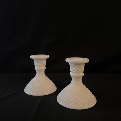 Milk Glass Collection (D-DZ)