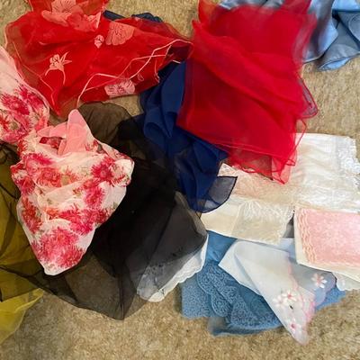 ASSORTMENT OF DRESS SCARVES