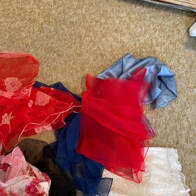 ASSORTMENT OF DRESS SCARVES