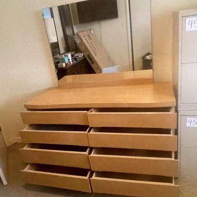 BLONDE 8 DRAWER DRESSER W/MIRROR
