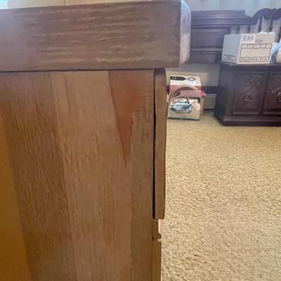 BLONDE 8 DRAWER DRESSER W/MIRROR