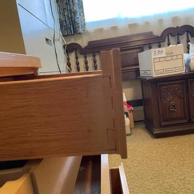 BLONDE 8 DRAWER DRESSER W/MIRROR