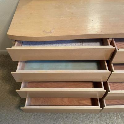 BLONDE 8 DRAWER DRESSER W/MIRROR