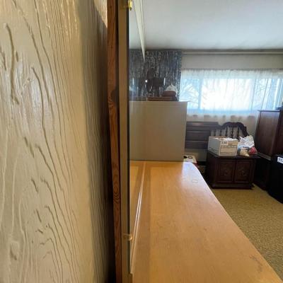 BLONDE 8 DRAWER DRESSER W/MIRROR