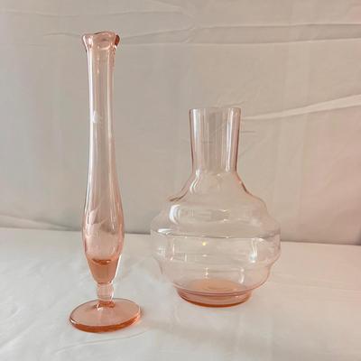 Glass Vases in Pink and Purple Variations (D-DZ)